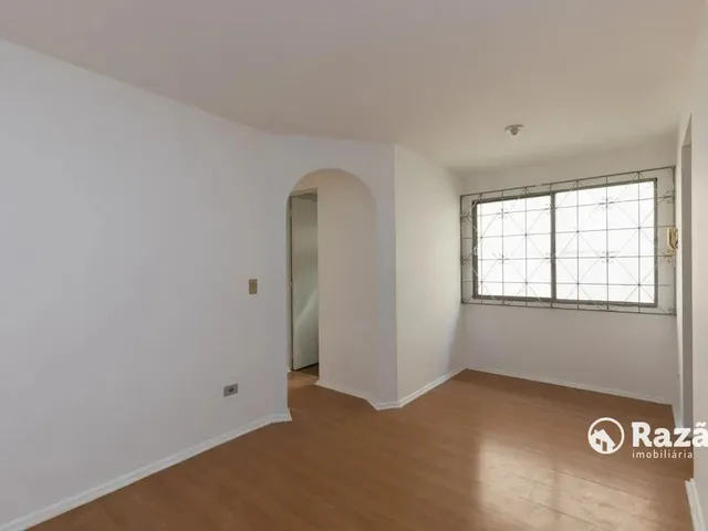 Apartamento 2 quartos e 1 banheiro, para alugar, no bairro Bacacheri em Curitiba