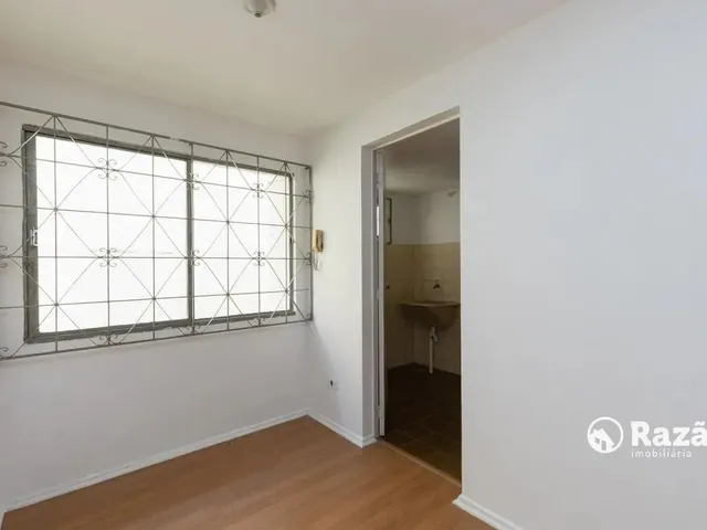 Apartamento 2 quartos e 1 banheiro, para alugar, no bairro Bacacheri em Curitiba