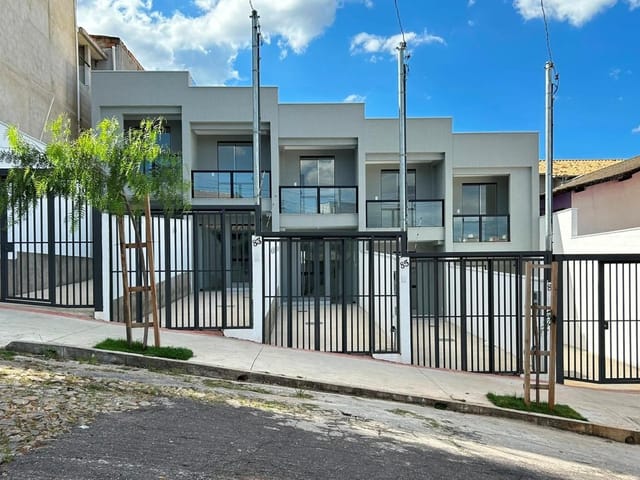 Casa 2 quartos e 1 banheiro, à venda, no bairro Jardim Guanabara em Belo Horizonte