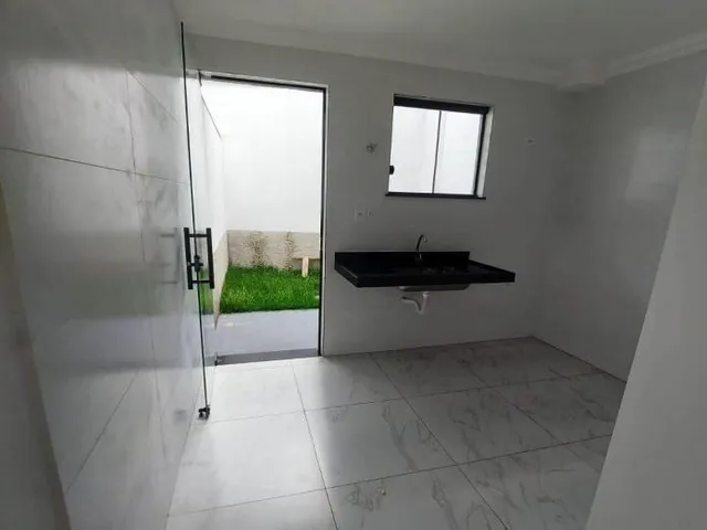 Casa 2 quartos e 1 banheiro, à venda, no bairro Jardim Guanabara em Belo Horizonte