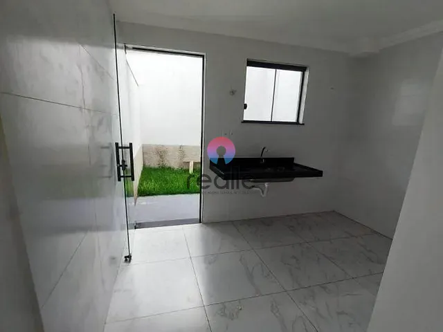 Casa 2 quartos e 1 banheiro, à venda, no bairro Jardim Guanabara em Belo Horizonte
