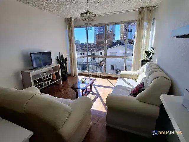 Apartamento 4 quartos e 3 banheiros, à venda, no bairro Medianeira em Caxias do Sul