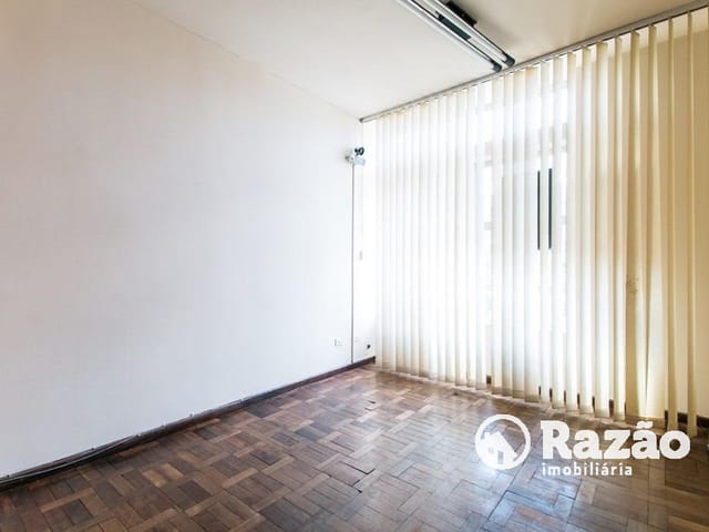Apartamento 1 quarto e 1 banheiro, para alugar, no bairro Centro em Curitiba