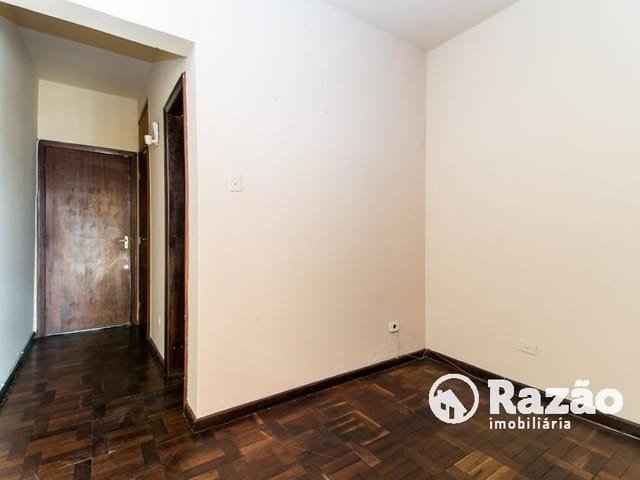 Apartamento 1 quarto e 1 banheiro, para alugar, no bairro Centro em Curitiba