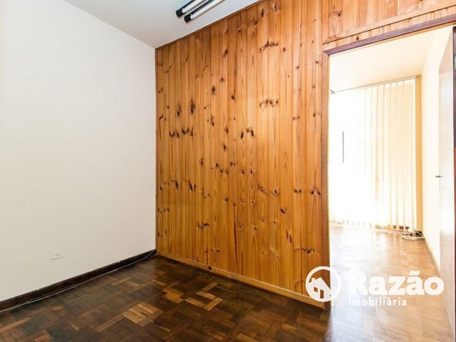 Apartamento 1 quarto e 1 banheiro, para alugar, no bairro Centro em Curitiba