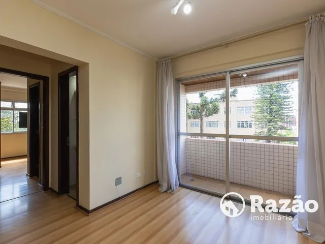 Apartamento 2 quartos e 2 banheiros, para alugar, no bairro Juvevê em Curitiba
