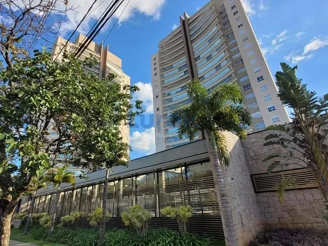 Apartamento com 185m² 3 quartos e 5 banheiros, à venda, no bairro Vila Embaré em Valinhos
