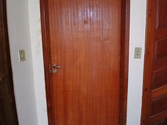 Foto do Apartamento - PENHA CIRCULAR- EXCELENTE APARTAMENTO COM UMA ÁREA DE 72 M²- VARANDA, 2 QUARTOS ,SALA , GARAGEM , JUNTO AO COMÉRCIO. | Hilmar