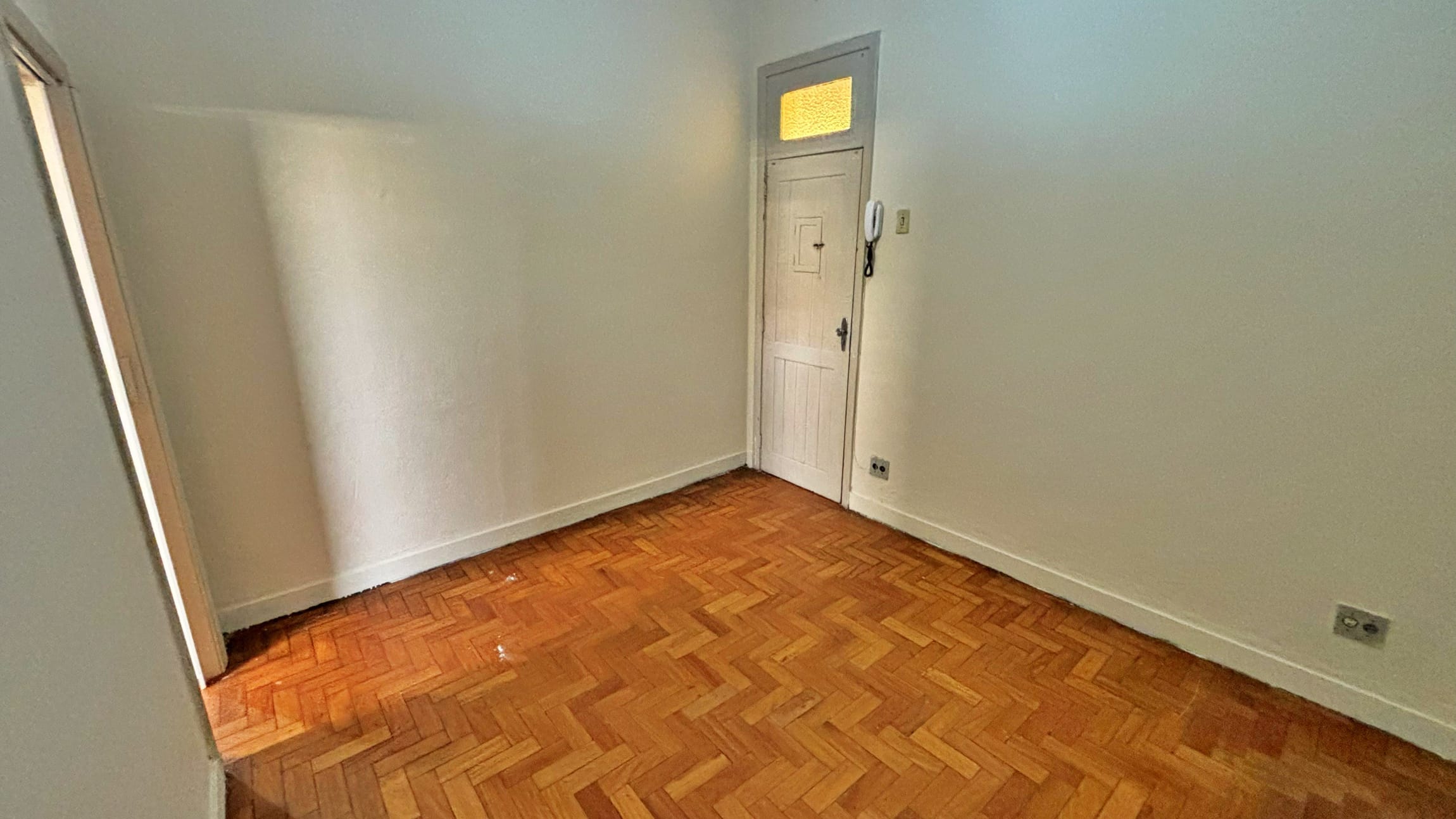 Apartamento à venda com 1 quarto e vaga de estacionamento no Condomínio IAPI, Bairro São Cristóvão – Belo Horizonte/MG.