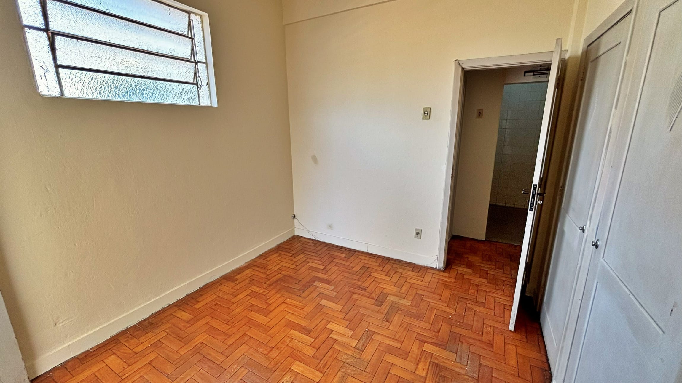 Apartamento à venda com 1 quarto e vaga de estacionamento no Condomínio IAPI, Bairro São Cristóvão – Belo Horizonte/MG.