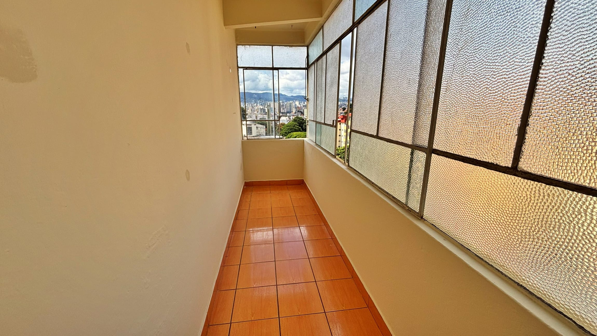 Apartamento à venda com 1 quarto e vaga de estacionamento no Condomínio IAPI, Bairro São Cristóvão – Belo Horizonte/MG.