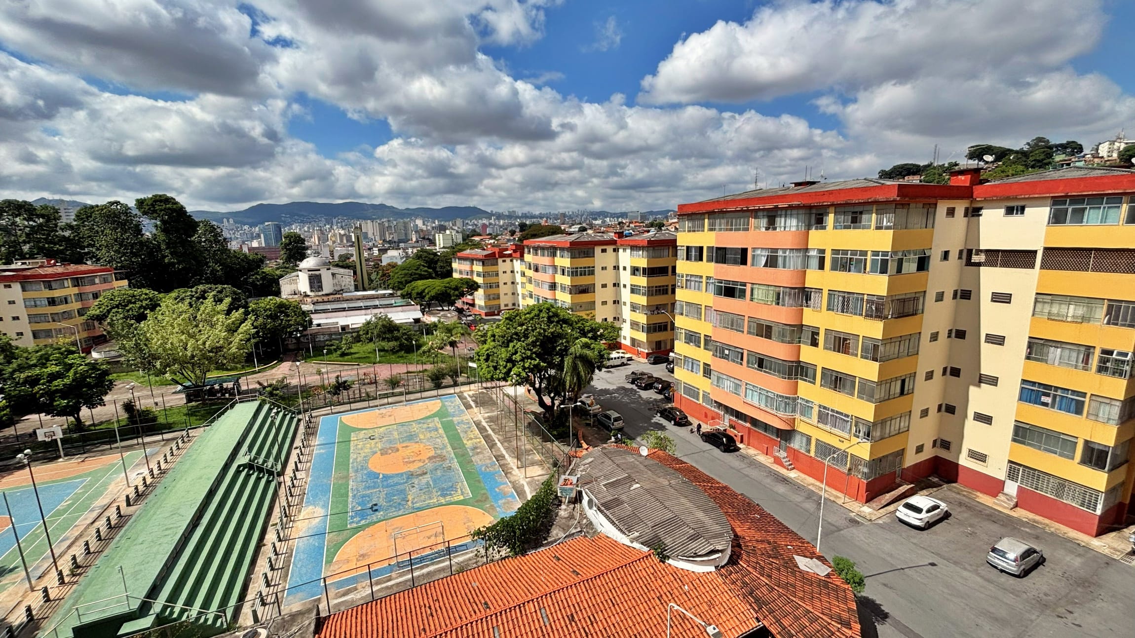 Apartamento à venda com 1 quarto e vaga de estacionamento no Condomínio IAPI, Bairro São Cristóvão – Belo Horizonte/MG.