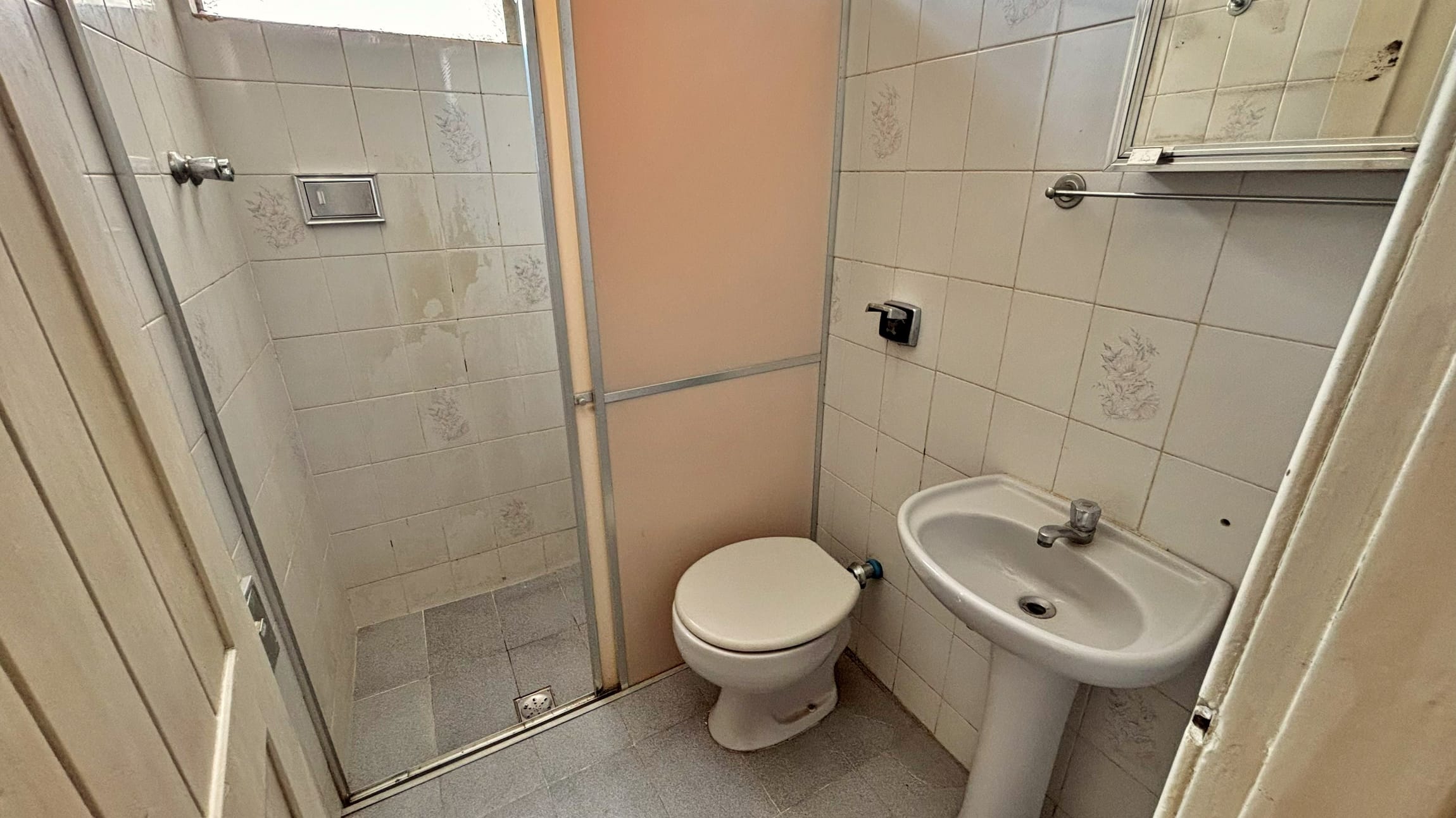 Apartamento à venda com 1 quarto e vaga de estacionamento no Condomínio IAPI, Bairro São Cristóvão – Belo Horizonte/MG.