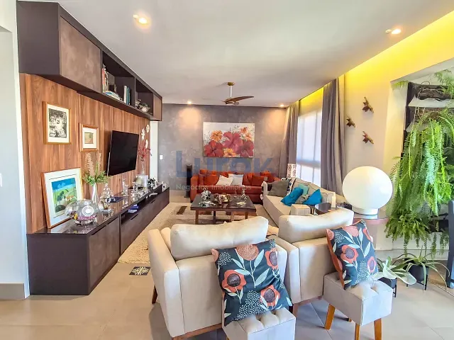 Apartamento com 247m² 3 quartos e 5 banheiros, à venda, no bairro Vila Embaré em Valinhos