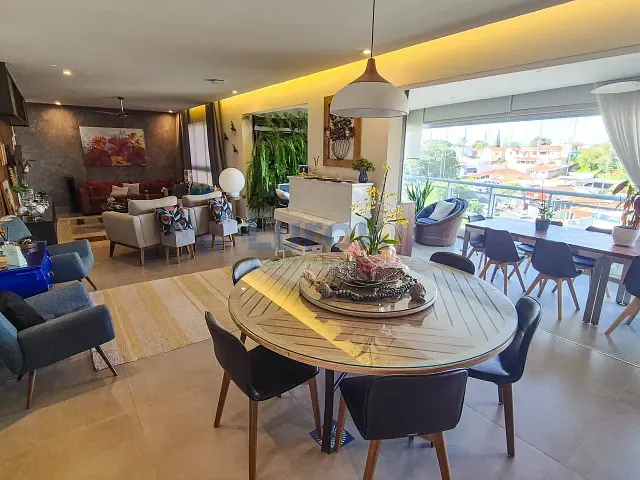 Apartamento com 247m² 3 quartos e 5 banheiros, à venda, no bairro Vila Embaré em Valinhos