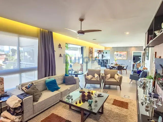 Apartamento com 247m² 3 quartos e 5 banheiros, à venda, no bairro Vila Embaré em Valinhos