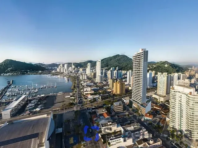 Apartamento à venda, no bairro Centro em Itajaí