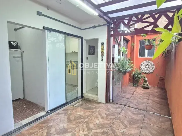 Apartamento 2 quartos e 2 banheiros, à venda, no bairro Cidade Baixa em Porto Alegre