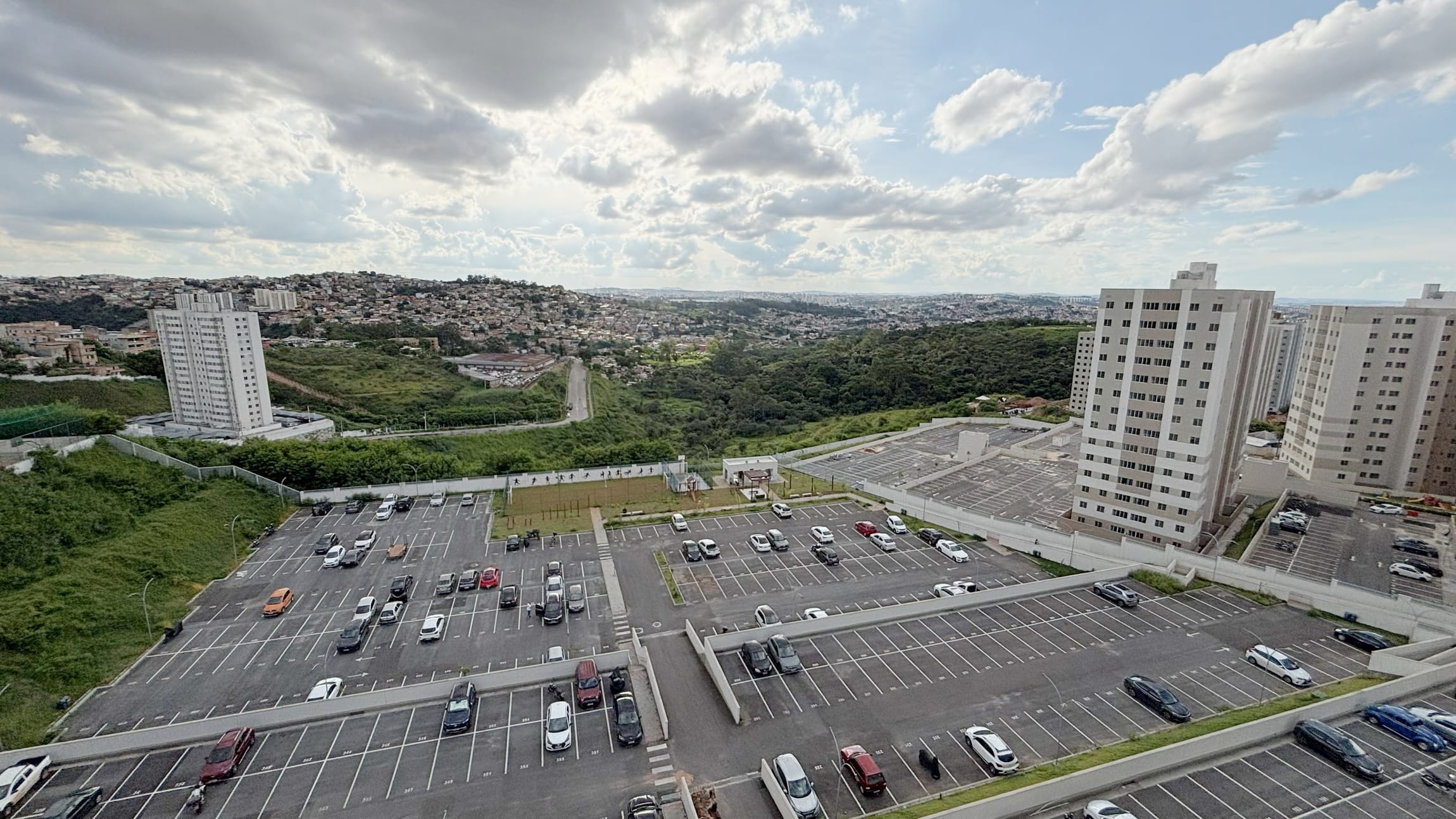 Apartamento para alugar com 3 quartos, suíte e 2 vagas no Bairro Palmeiras em Belo Horizonte/MG