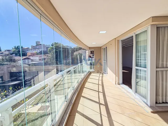 Apartamento 3 quartos e 4 banheiros, para alugar, no bairro Vila Embaré em Valinhos