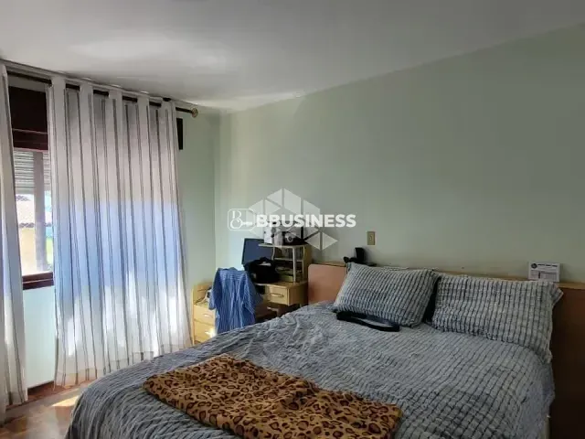 Apartamento 3 quartos e 2 banheiros, à venda, no bairro Pio X em Caxias do Sul