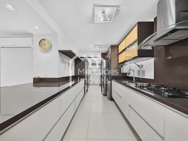 Apartamento 3 quartos e 3 banheiros, à venda, no bairro Centro em Itajaí