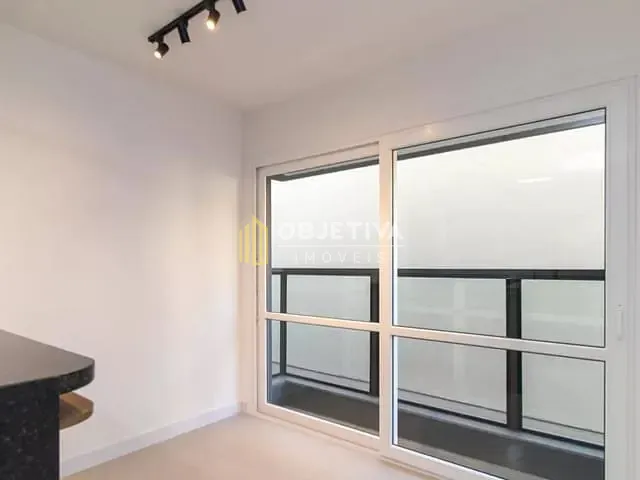 Apartamento 1 quarto e 1 banheiro, para alugar, no bairro Centro Histórico em Porto Alegre