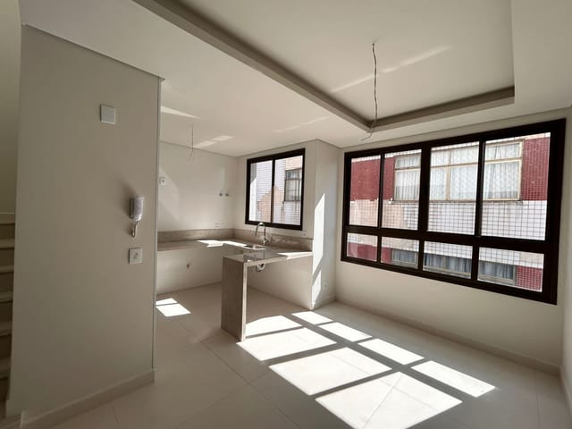 Cobertura / Penthouse 3 quartos e 2 banheiros, à venda, no bairro Prado em Belo Horizonte