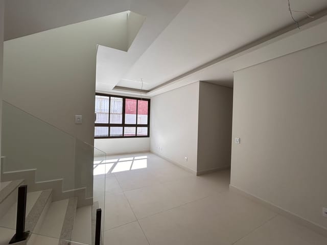 Cobertura / Penthouse 3 quartos e 2 banheiros, à venda, no bairro Prado em Belo Horizonte