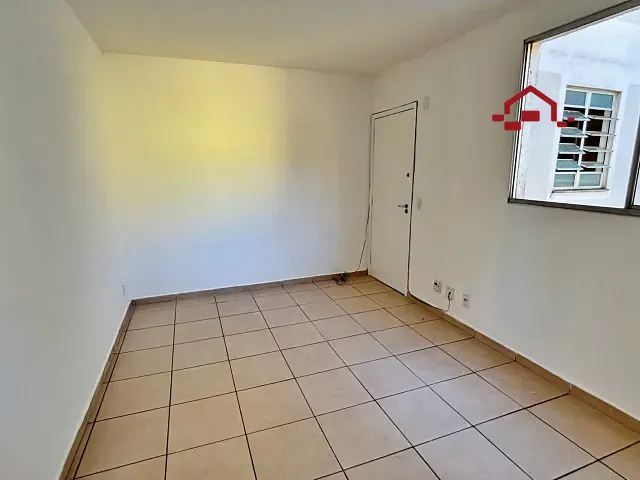 Apartamento 2 quartos e 1 banheiro, para alugar, no bairro Califórnia em Belo Horizonte