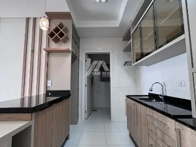Apartamento com 94m² 2 quartos e 2 banheiros, para alugar, no bairro Centro em Guarapuava