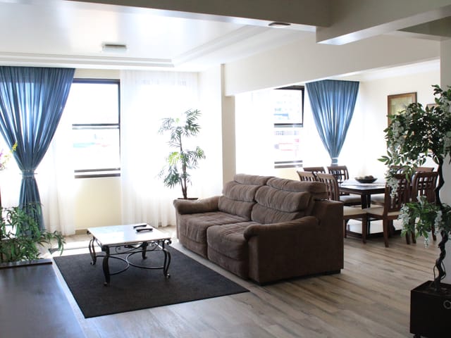 Apartamento com 269m² 5 quartos e 4 banheiros, à venda, no bairro Centro em Ponta Grossa