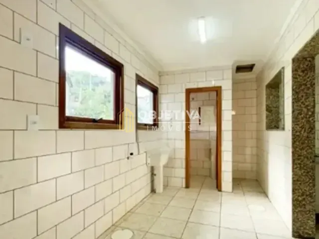 Casa 3 quartos e 3 banheiros, para alugar, no bairro Passo da Areia em Porto Alegre