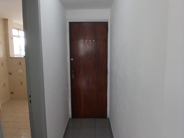 Foto do Apartamento - VILA DA PENHA - ÓTIMO APARTAMENTO COM 2 QUARTOS, SALA, COZINHA, BANHEIRO, DEPENDÊNCIA, GARAGEM E JUNTO AO COMÉRCIO. | Hilmar