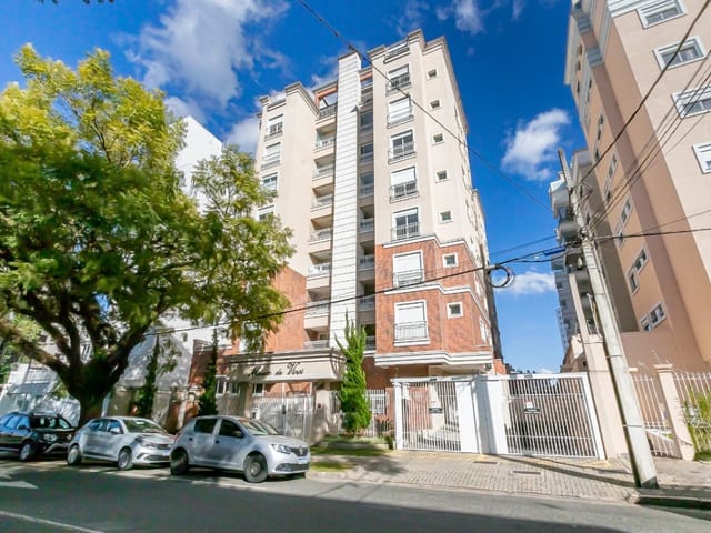 Apartamento 2 quartos e 4 banheiros, para alugar, no bairro Cristo Rei em Curitiba