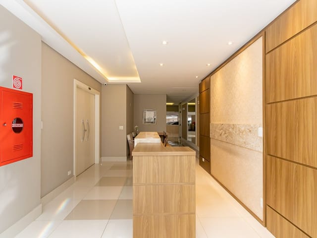 Apartamento 2 quartos e 4 banheiros, para alugar, no bairro Cristo Rei em Curitiba