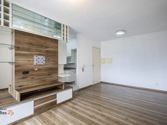 Apartamento 3 quartos e 2 banheiros, para alugar, no bairro Portão em Curitiba