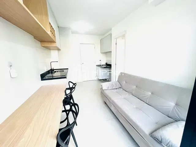 Apartamento 1 quarto e 1 banheiro, à venda ou para alugar, no bairro Pinheiros em São Paulo