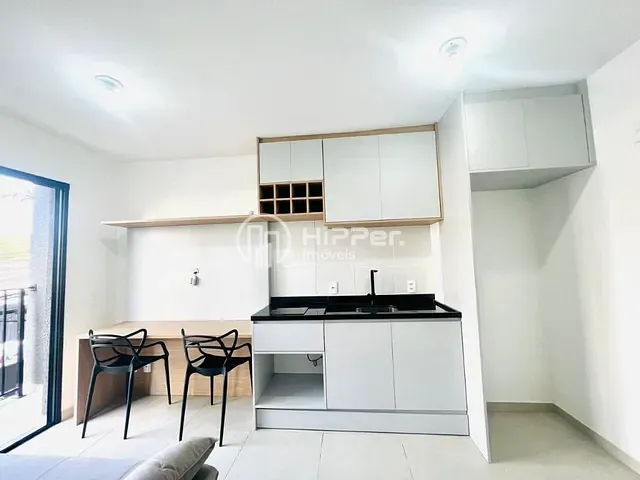 Apartamento 1 quarto e 1 banheiro, à venda ou para alugar, no bairro Pinheiros em São Paulo