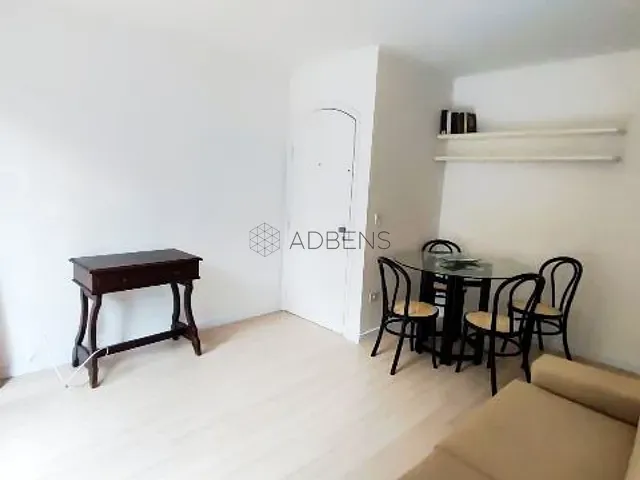 Apartamento 1 quarto e 1 banheiro, para alugar, no bairro Itaim Bibi em São Paulo
