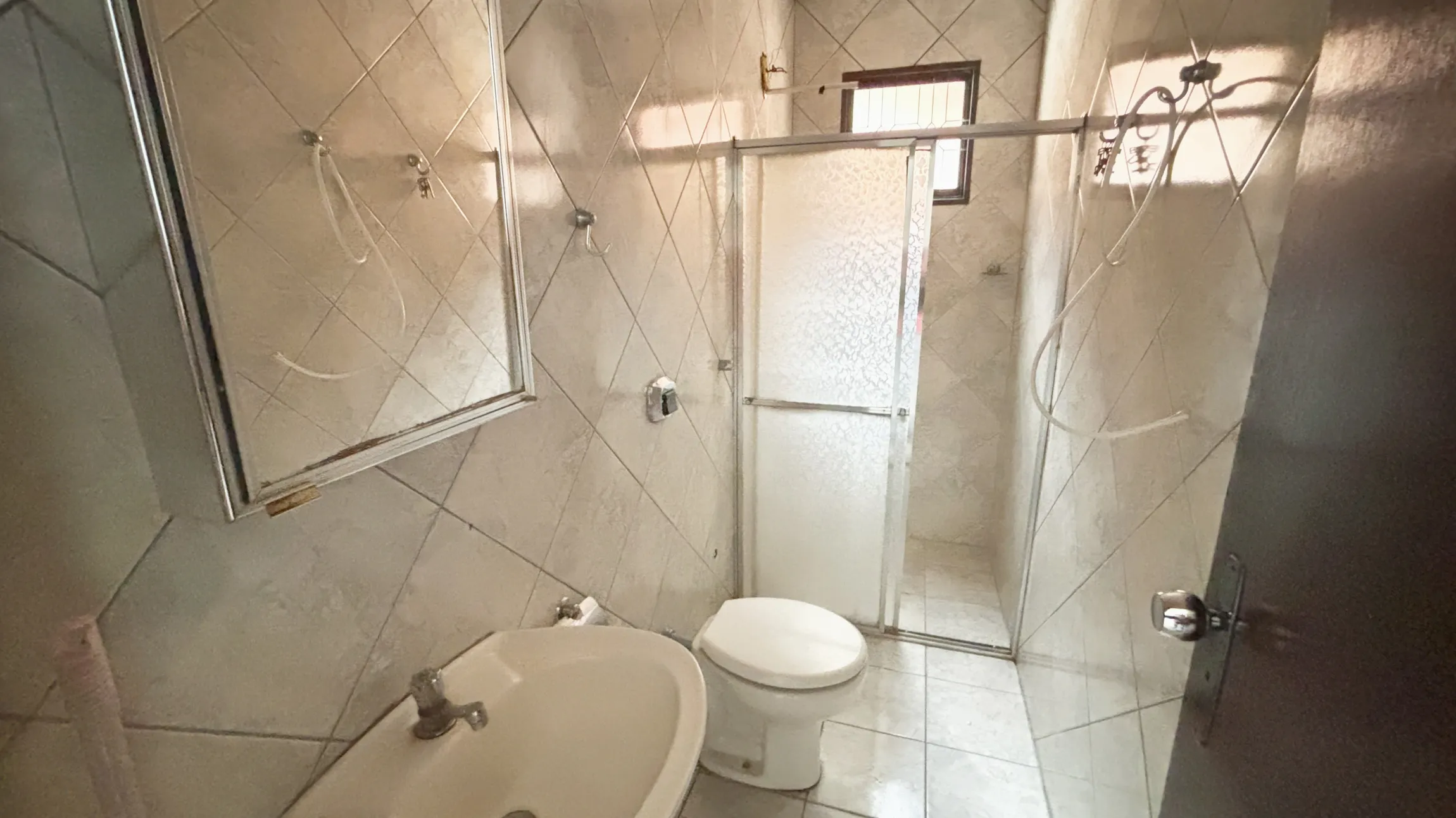 Apartamento para alugar com 3 quartos, suíte e vaga no Bairro Paquetá – Belo Horizonte/MG