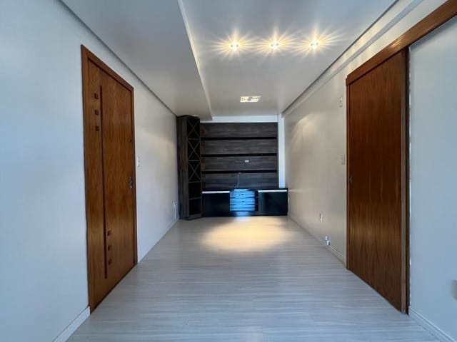 Apartamento 2 quartos e 1 banheiro, à venda, no bairro Desvio Rizzo em Caxias do Sul