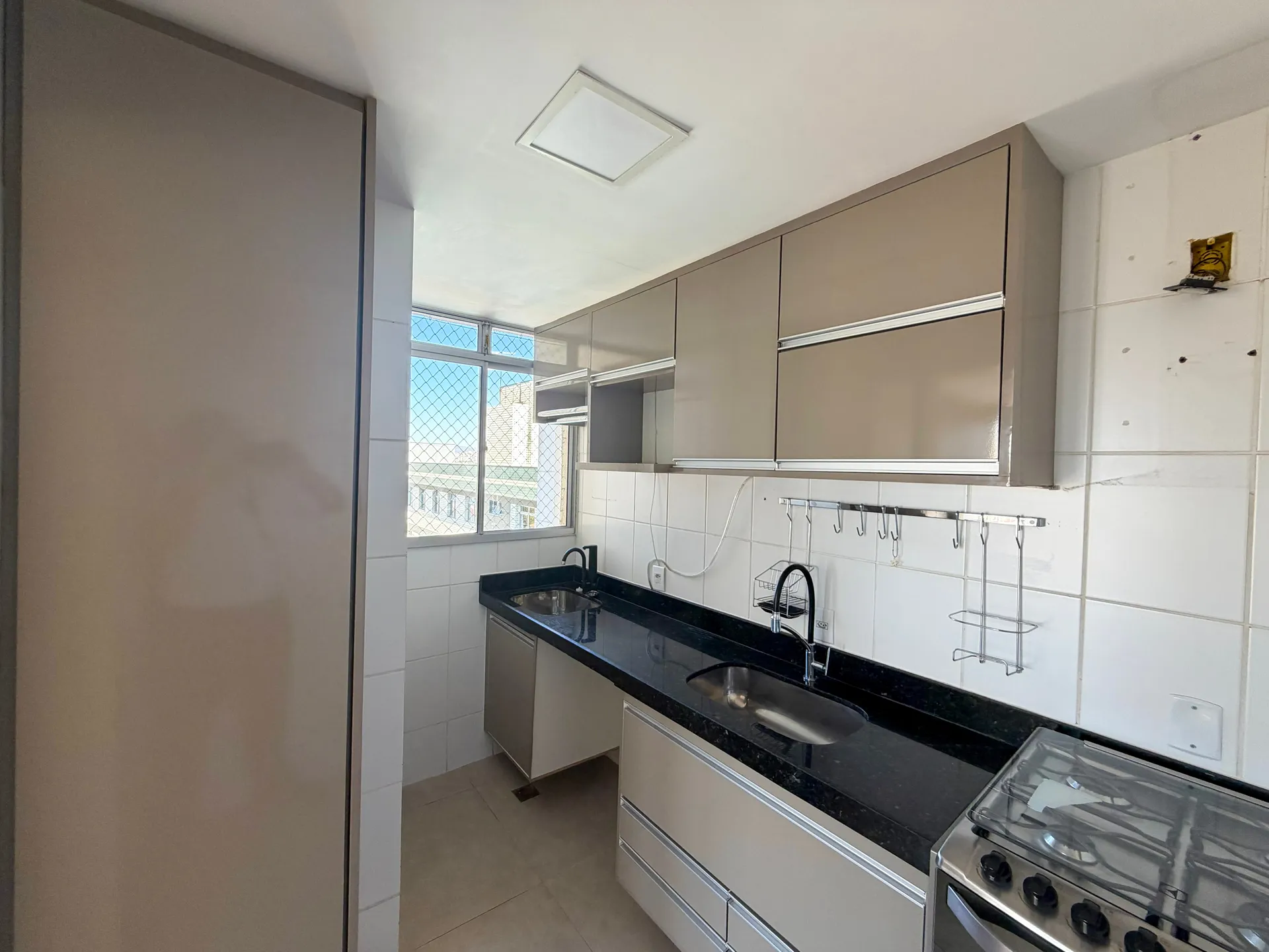 Apartamento para alugar com 2 quartos, armários planejados, 1 vaga coberta e lazer completo no Bairro João Pinheiro – Belo Horizonte/MG