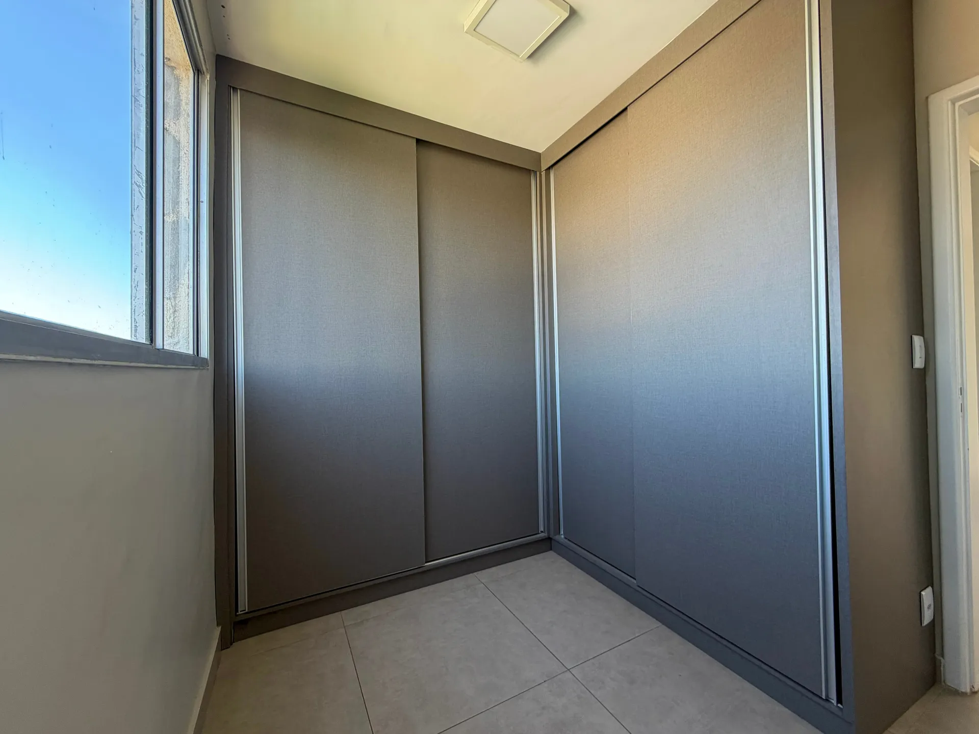 Apartamento para alugar com 2 quartos, armários planejados, 1 vaga coberta e lazer completo no Bairro João Pinheiro – Belo Horizonte/MG