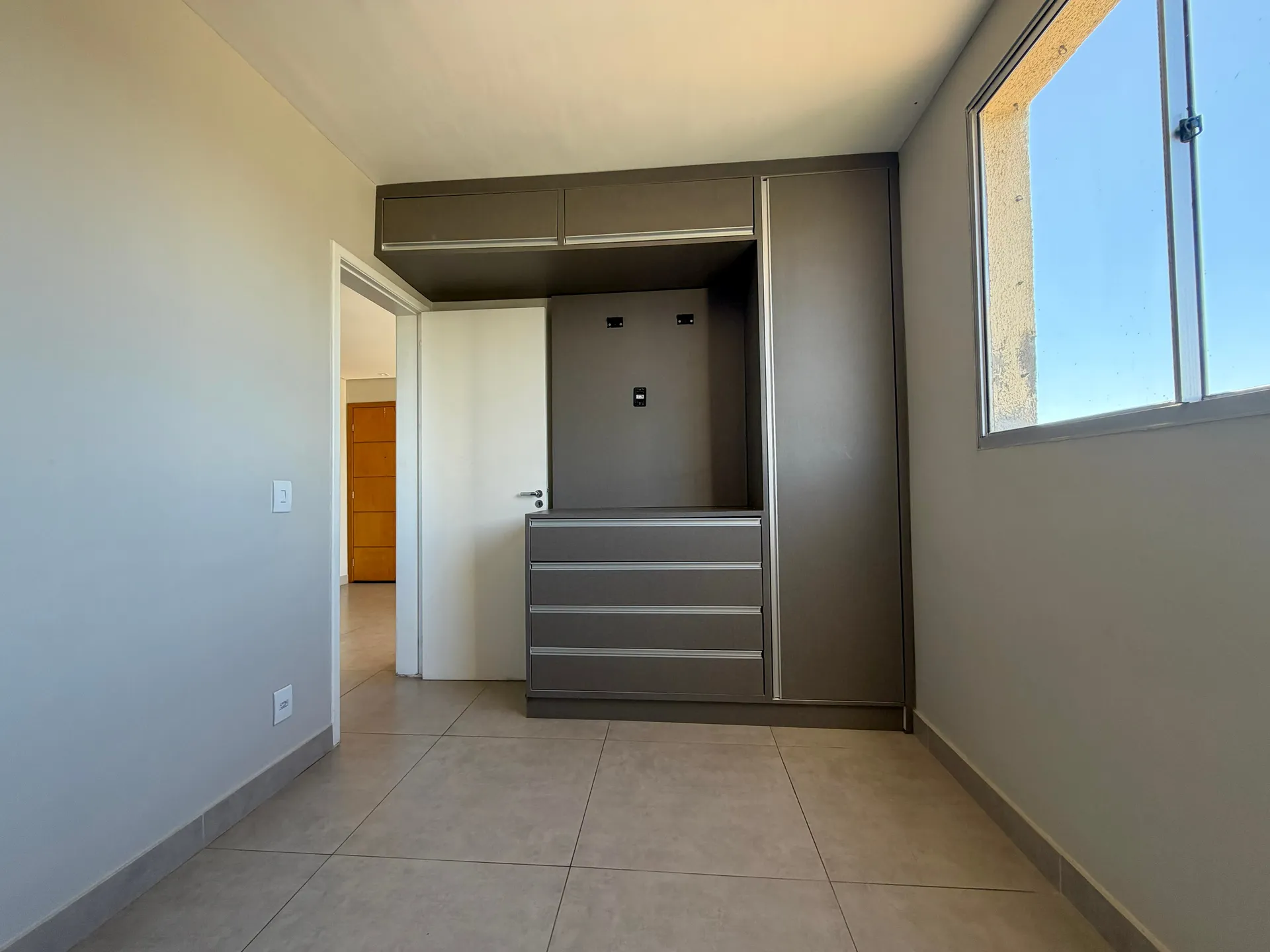 Apartamento para alugar com 2 quartos, armários planejados, 1 vaga coberta e lazer completo no Bairro João Pinheiro – Belo Horizonte/MG