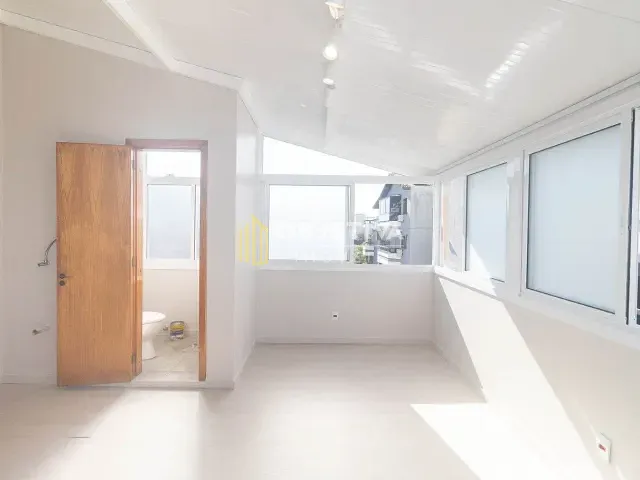 Apartamento 2 quartos e 2 banheiros, para alugar, no bairro Higienópolis em Porto Alegre