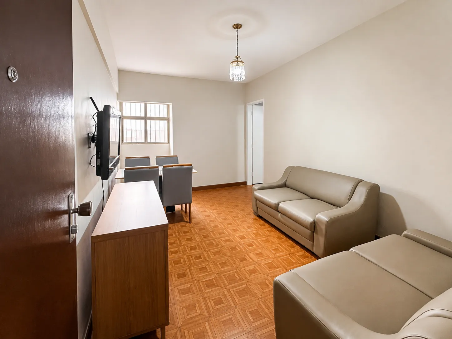 Apartamento para Alugar com 2 quartos, e 1 Vaga no Bairro Dom Cabral / MG
