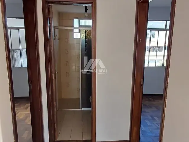 Apartamento 2 quartos e 1 banheiro, para alugar, no bairro Centro em Ponta Grossa
