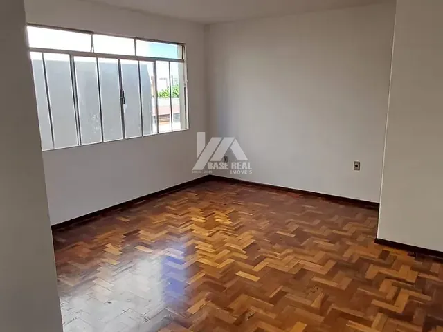 Apartamento 2 quartos e 1 banheiro, para alugar, no bairro Centro em Ponta Grossa