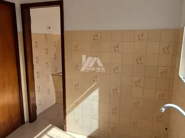 Apartamento 2 quartos e 1 banheiro, para alugar, no bairro Centro em Ponta Grossa
